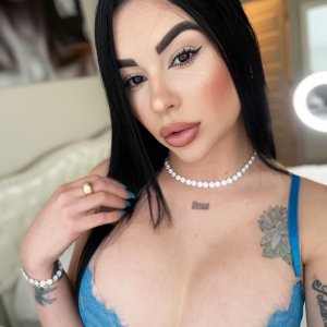 Hola, cariño, SOY KARLA 🌺