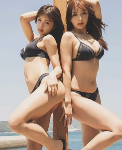 Playful🇯🇵sisters  