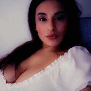 Desi Indian Busty Bhabi