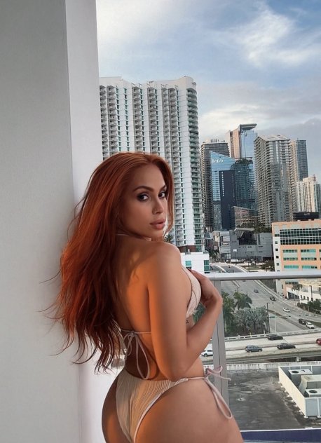 Sexy beautiful Latina ginger from Miami