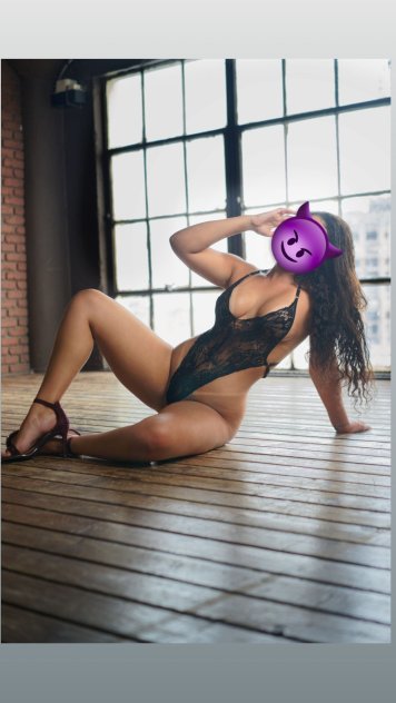 Larissa Toluca Lake Noho Escorts Los Angeles