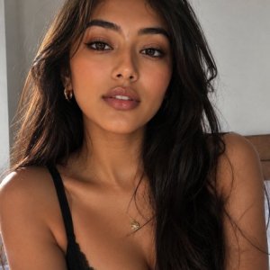 👍Soft Latina + Asian Vibes 🌙 Available 🦋