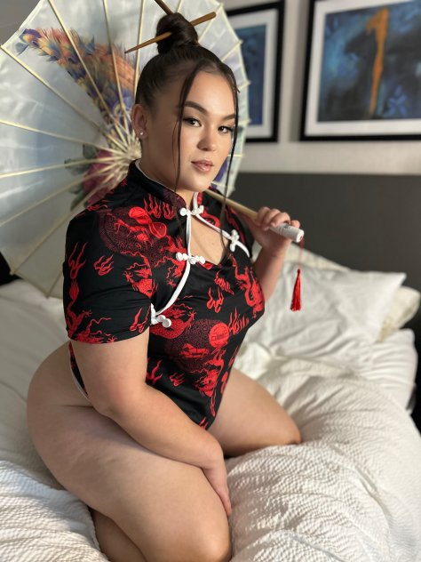 EXOTIC ASIAN THICK BABE IN TOWN FOR A FEW DAYS