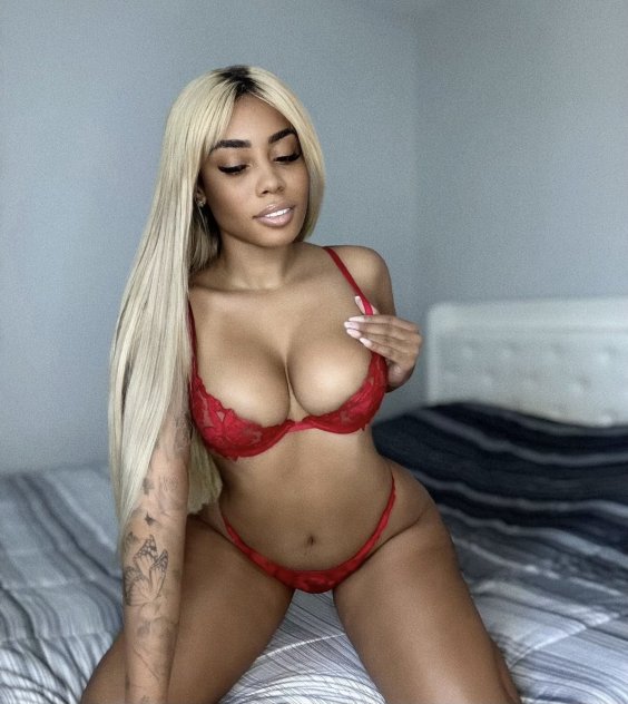 Nicki doll  Escorts Chicago