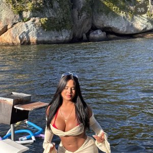Hi babe available Bbj and extras I have a friend