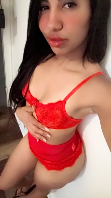 Yailin  Escorts Chicago