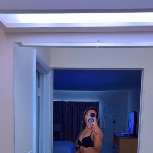 Ofrezco una experiencia discreta y sin prisa  