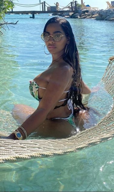 soy nathy de Colombia Escorts Naples