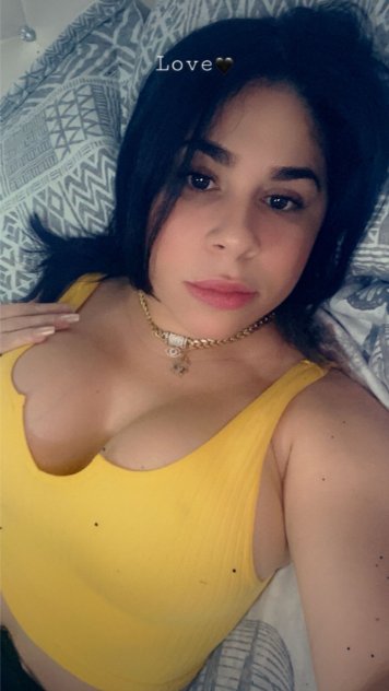 Latina queen here to treat you like a king