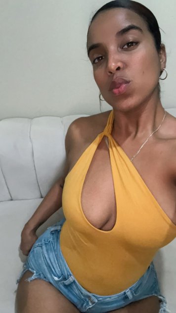 PAY CASH” HI GUYS MY NAME IS Laura  I'M 25 😘 I JUST WANT TO HAVE FUN 