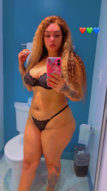 Pamela Escorts Naples