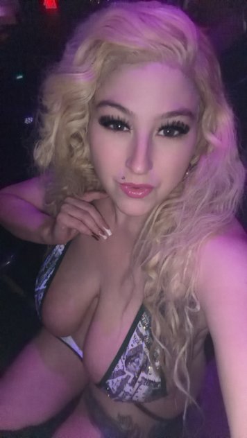 Kamille Amora  