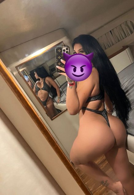 Laurita  Escorts Naples