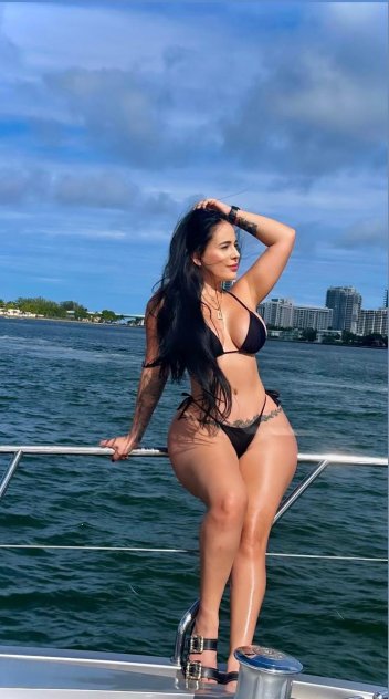 SHARON COLOMBIAN GODNESS 🇨🇴  