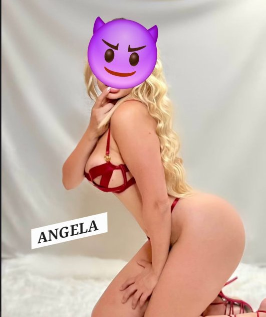 Latin girl 🍑🍑🍑🍑  