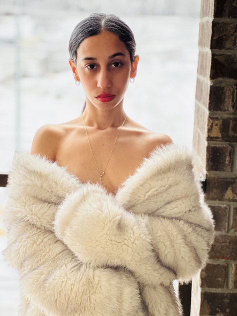 Me llamo Carol, escríbeme, cariño