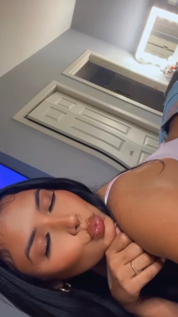 Upscale Latina Beauty I love what I do 