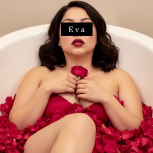 This Valentine’s💘Day, don’t think… feel me 😈🔥