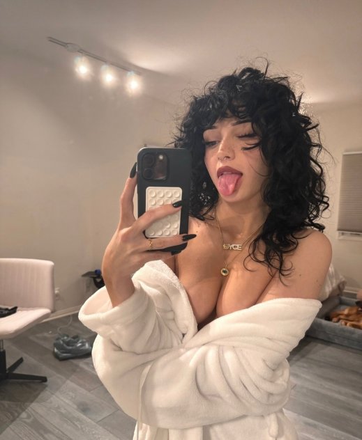 Ariel Escorts Orange County