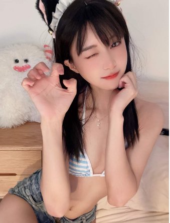 Come taste my wet kitty baby ！  