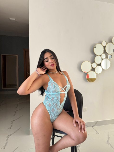 Laura009  