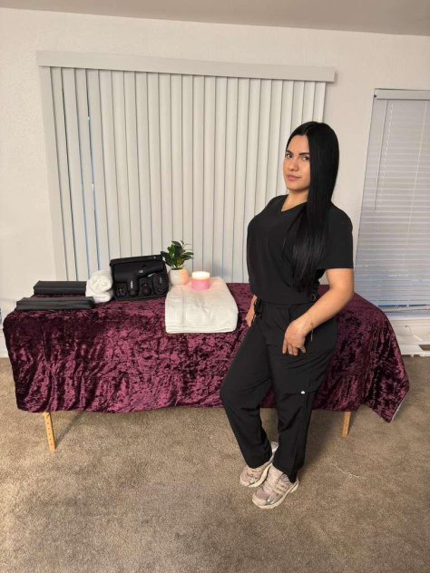 “The Velvet Body Rub Experience – Relaxation with a Sensual Touch