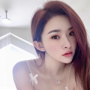 Great Asian working! Great personality, Great service !