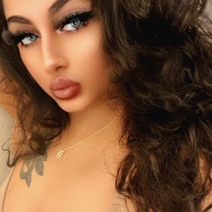 I DARE YOU TO COME SEE ME & NOT FALL IN LOVE.. XOXO💋🥂🇮🇳💘