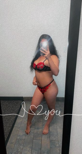 Busty Latina Bombshell 