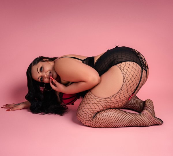 Ariana Cole Escorts San Diego