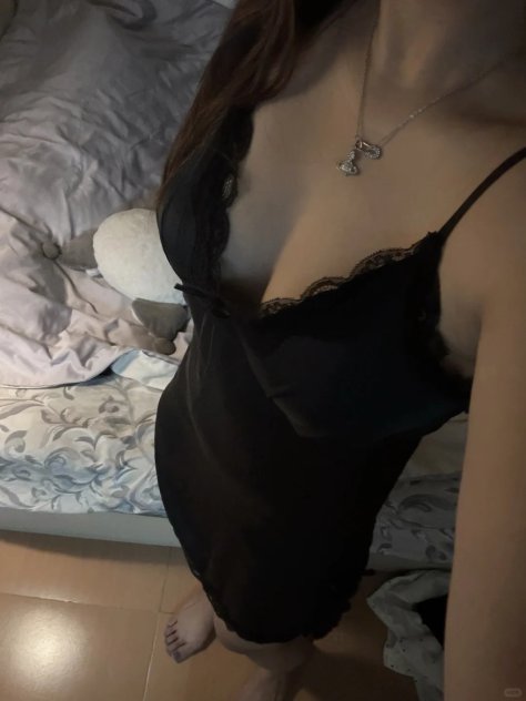 ◢◢4 asian girls◢◢Best in town.  