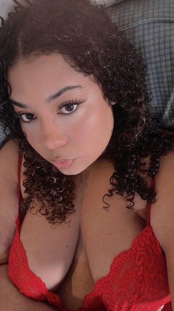 Female Escorts Available now 