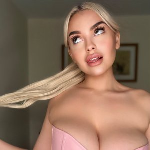 Kell💦y Escorts Houston