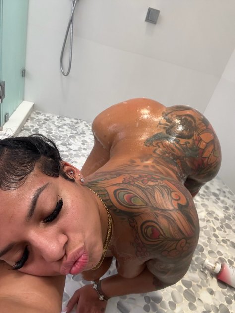 AVAILABLE FOR FACETIME SHOW, I SELL NASTY VIDEOS SEX: INCALL OR OUTCAL