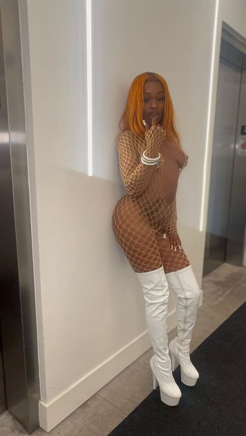 Tati🧡  