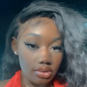 Cherri AVAILABLE 2️⃣4️⃣↗️7️⃣