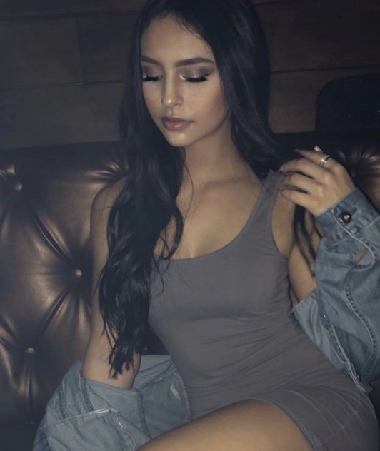 Mia  