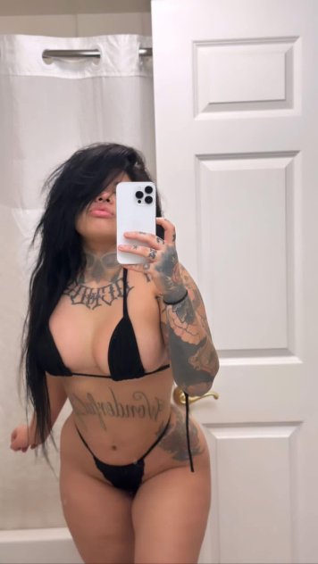 Rica venezolana no soy policía 