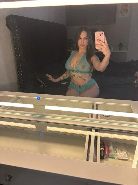 A sexy girl here to make sure  Escorts Stamford