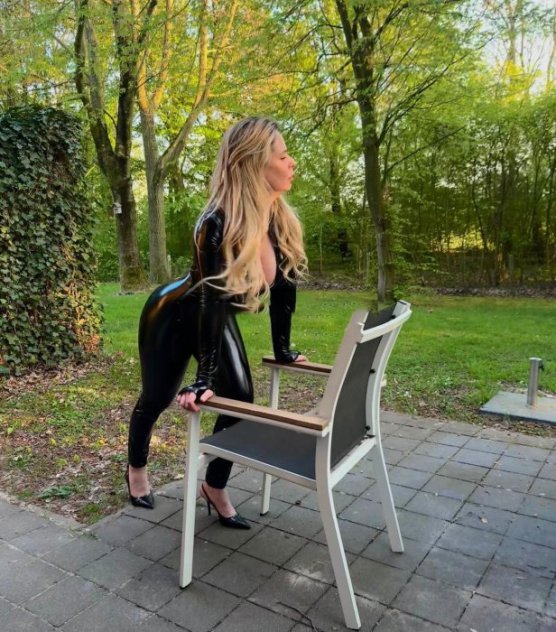 Abby  Escorts Queens