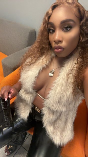 Nova Rose  