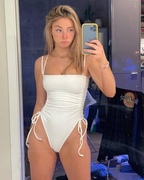 Rose🌹 Escorts Boston