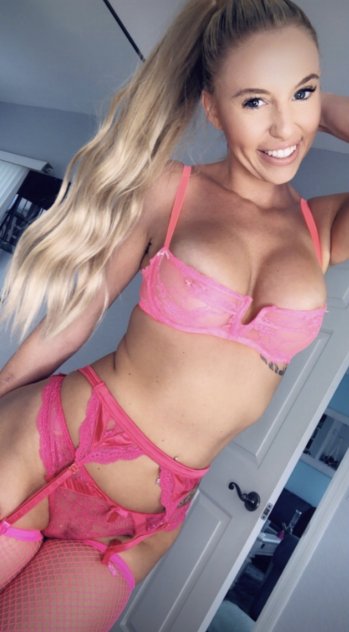 Karley Escorts San Fernando Valley