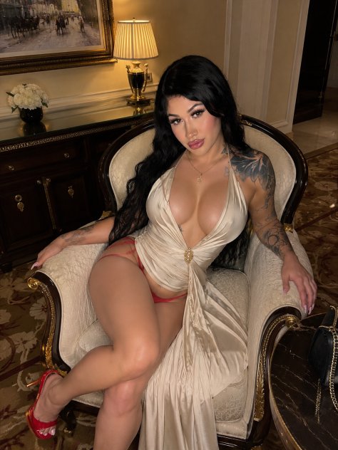 adahlia dinero  