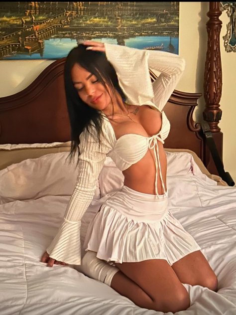 Titulo: 💕BBBJ FULL GFE ♥️DULCE 💋 Latina with NATURAL kitty 🔷️💕
