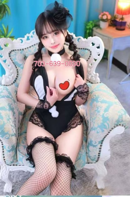 New here. 22Yrs   36D   petite  