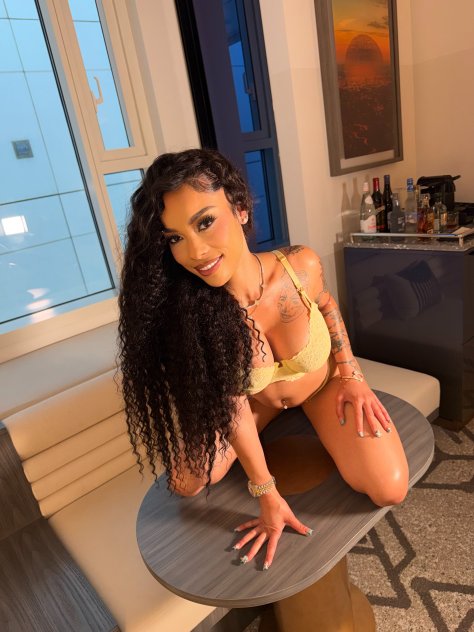 Giselle Rae Escorts Orange County