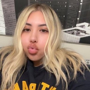 I’m available let have Some Freaky and kinky fun Bareback Anal Doggy