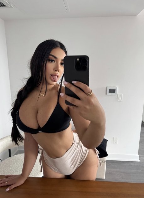 Alina💦🌹  