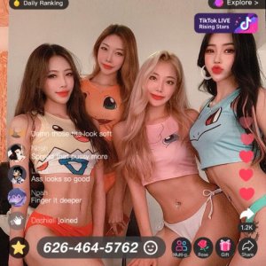 🍑🍑4 gals🔥🍑🍑Spreads legs and rubs wet pussy🔥626-464-5762